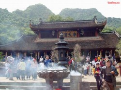 Lễ hội Chùa Hương được tổ chức hàng năm. Ảnh: tamtay.vn
