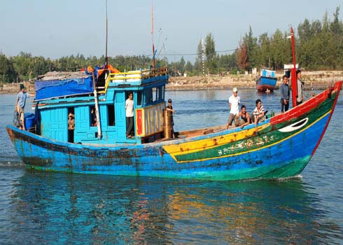 Tàu đánh cá của ông Nguyễn Tấn Lự cùng các ngư dân bị Trung Quốc bắt giữ ở Hoàng Sa, sau đó được thả về vô điều kiện vào tháng 8/2009. Ảnh: Trí Tín