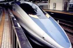 Một tàu cao tốc Shinkansen của Nhật. Nước này đã đồng ý hỗ trợ Việt Nam một phần vốn ODA để xây dựng dự án đường sắt cao tốc Bắc - Nam.