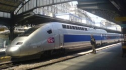 Tàu cao tốc TGV tại Paris, Pháp.  Ảnh: Railway-technology.com