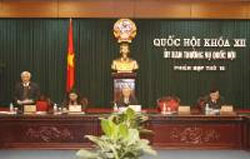 Một phiên họp Ủy ban thường vụ Quốc hội. Photo courtesy of www.na.gov.vn.