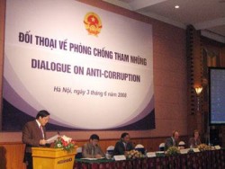 Đối thoại về phòng chống tham nhũng lần thứ 3 (3/6/2008) tại Hà  Nội. Ảnh: Giáo dục thời đại Online