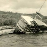 Con tàu buôn MV Joyita rời Samoa, ở Nam Thái Bình Dương, chở 16 thành viên thủy thủ đoàn và 9 hành khách, trong đó có một quan chức chính phủ, một Bác sĩ và hai trẻ em. Trên tàu chở các thiết bị y tế, gỗ, thùng dầu rỗng và nhiều loại thực phẩm khác. Chuyến đi của Joyita dự kiến chỉ mất 41 đến 48 tiếng và nó sẽ đến đảo Tokelau, New Zealand, vào ngày 5/10/1955 với một lô cùi dừa khô. Tuy nhiên, một ngày sau đó, Tokelau thông báo rằng con tàu đã không cập cảng đúng lịch. Những tàu khác và bộ phận điều hành cũng không nhận được bất cứ tín hiệu cầu cứu nào từ Joyita. Con tàu biến mất ở Nam Thái Bình Dương cùng với toàn bộ hành khách và thủy thủ.