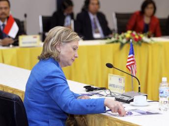 Ngoại trưởng Hillary Clinton tại Hội nghị ASEAN-Mỹ, Hà Nội, 22/07/2010 - Ảnh: REUTERS