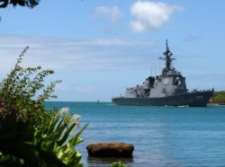 Khu trục hạm Nhật Bản JS Atago trên đường về cảng Pearl Harbor (Hawaii) ngày 30/07/2010 sau cuộc tập trận RIMPAC 2010 với Hoa Kỳ và nhiều nước khác. US NAVY/N. Brett Morton