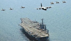 Trung Quốc phản ứng mạnh mẽ với cuộc tập trận chung của hải quân Mỹ  - Hàn có sự tham gia của tàu sân bay U.S.S. George Washington. Ảnh: Reuters