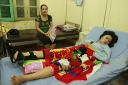 Nữ sinh Trà tại bệnh viện, ngày 11/8. Ảnh: Khắc Nguyễn.