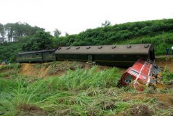 4h13 sáng 6/9, đoàn tàu Lào Cai 1 từ Hà Nội đi Lào Cai đã xảy ra tai nạn tại km 196, thuộc xã Đông Cuông (Văn Yên, Yên Bái). Ảnh VNE