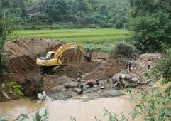 Khai thác vàng trái phép tại Nà Lẹng,  Minh Khai, tỉnh Cao Bằng