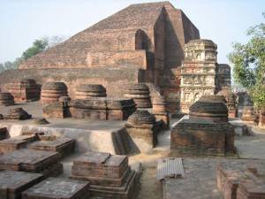 Ảnh: Di tích Đại học Nalanda, Ấn Độ (thế kỷ thứ 5). Nguồn: wikipedia