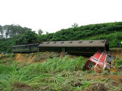 Và “1.000 Giáo sư Tiến sỹ GTVT đang ngủ say trên chiếc giường ĐS khổ 1 mét có từ thời nô lệ ” (Ảnh: Internet)