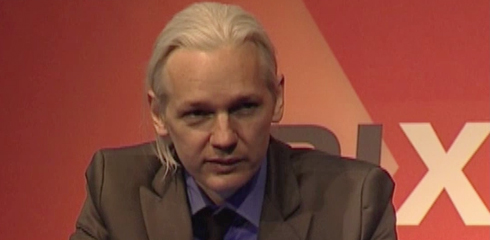 “A Sáng” Julian Assange, người hùng của truyền thông dân sự thời @