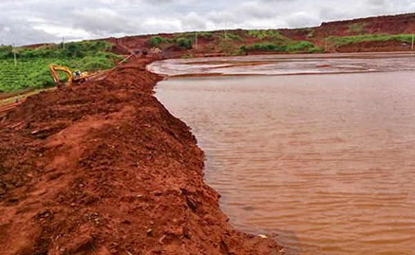 bùn đỏ, bauxite