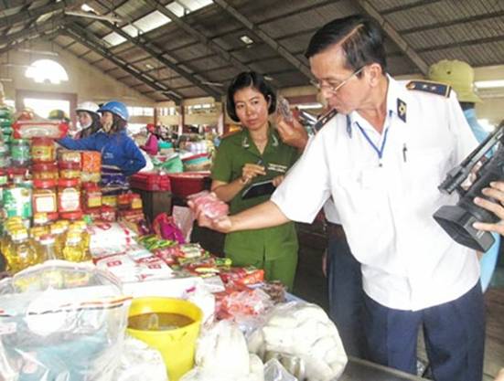 Kiểm tra liên ngành về vệ sinh an toàn thực phẩm tại chợ Cao Lãnh