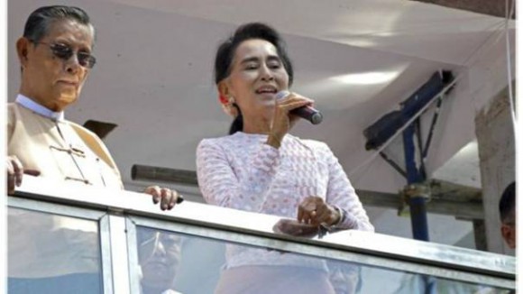 Bà Aung Sang Suu Kyi đã lãnh đạo đảng NLD tới thắng lợi “áp đảo” lịch sử tại cuộc bầu cử tự do 2015 ở Myanmar.